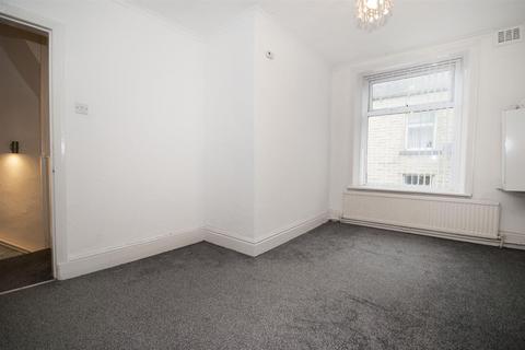 2 bedroom end of terrace house to rent, Plantation Street, Bacup