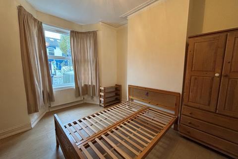 undefined, Glenwood Road, London N15