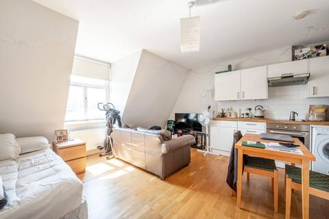Studio to rent, Adamson Road, Swiss Cottage, London, NW3