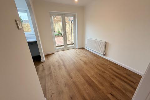 3 bedroom end of terrace house to rent, Bowbrookvale, Luton, Bedfordshire, LU2 8SY