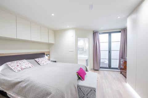 1 bedroom terraced house to rent, Richards Place, Knightsbridge, London, SW3