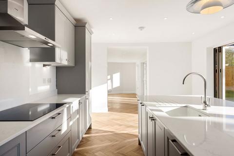 undefined, Vineyards Close, Cheltenham GL53