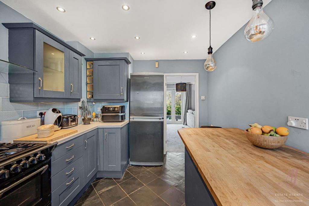 10 67296 watermarked.jpg