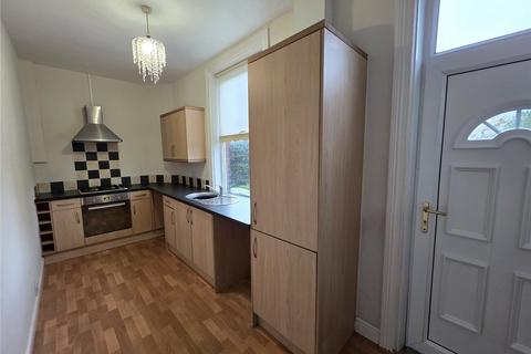 3 bedroom terraced house to rent, Leeds Road, Dewsbury, West Yorkshire, WF12