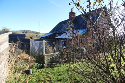 undefined, Salisbury Road, Shipton Bellinger