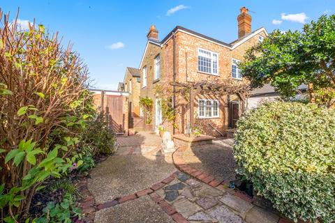 2 bedroom end of terrace house for sale, London Road, Sevenoaks, TN13