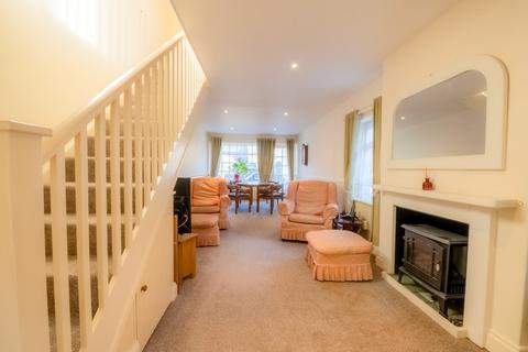 2 bedroom end of terrace house for sale, London Road, Sevenoaks, TN13