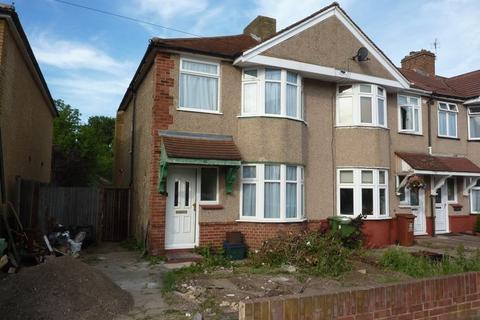 3 bedroom end of terrace house to rent, Oaklands Avenue, Sidcup DA15