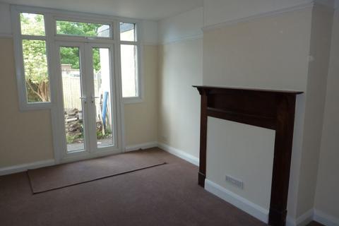 3 bedroom end of terrace house to rent, Oaklands Avenue, Sidcup DA15