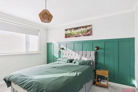 3 bedroom terraced house for sale, Park Gardens, Christchurch