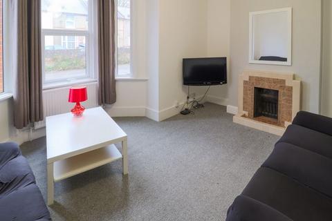 6 bedroom terraced house to rent, St. Martins Terrace, Canterbury CT1