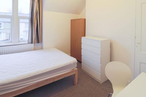 6 bedroom terraced house to rent, St. Martins Terrace, Canterbury CT1