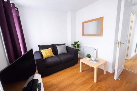 3 bedroom end of terrace house to rent, Ivy Lane, Canterbury CT1