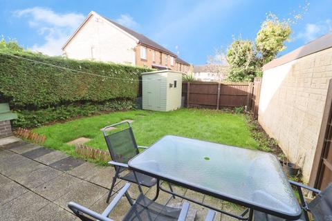 2 bedroom semi-detached house to rent, Fossdale Close, Howdale Road