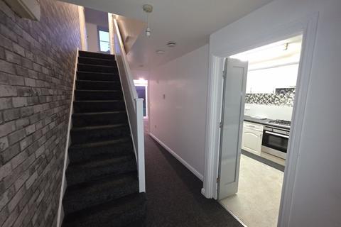 3 bedroom terraced house to rent, St. Pauls Court, Middlesbrough