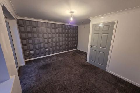 3 bedroom terraced house to rent, St. Pauls Court, Middlesbrough
