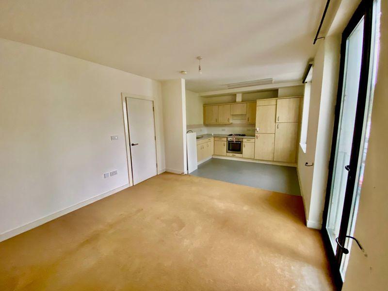 Living room to...