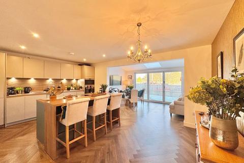 3 bedroom semi-detached villa for sale, Burnside Close, Cumnock