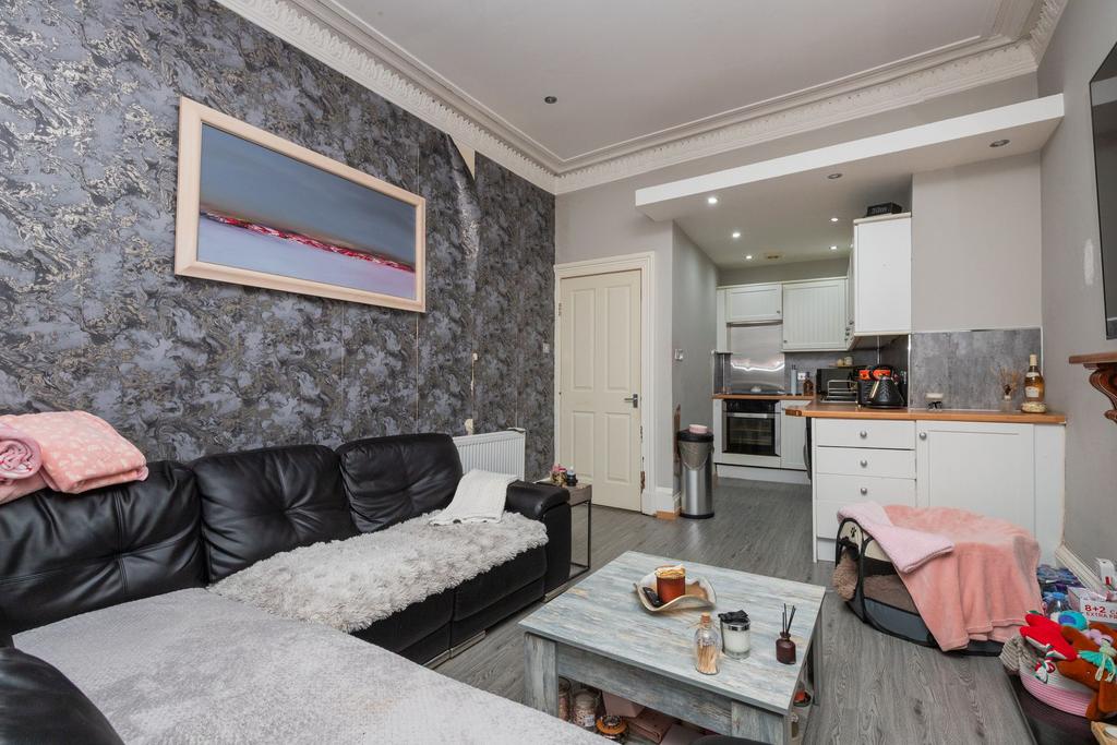 Lounge to Kitchen