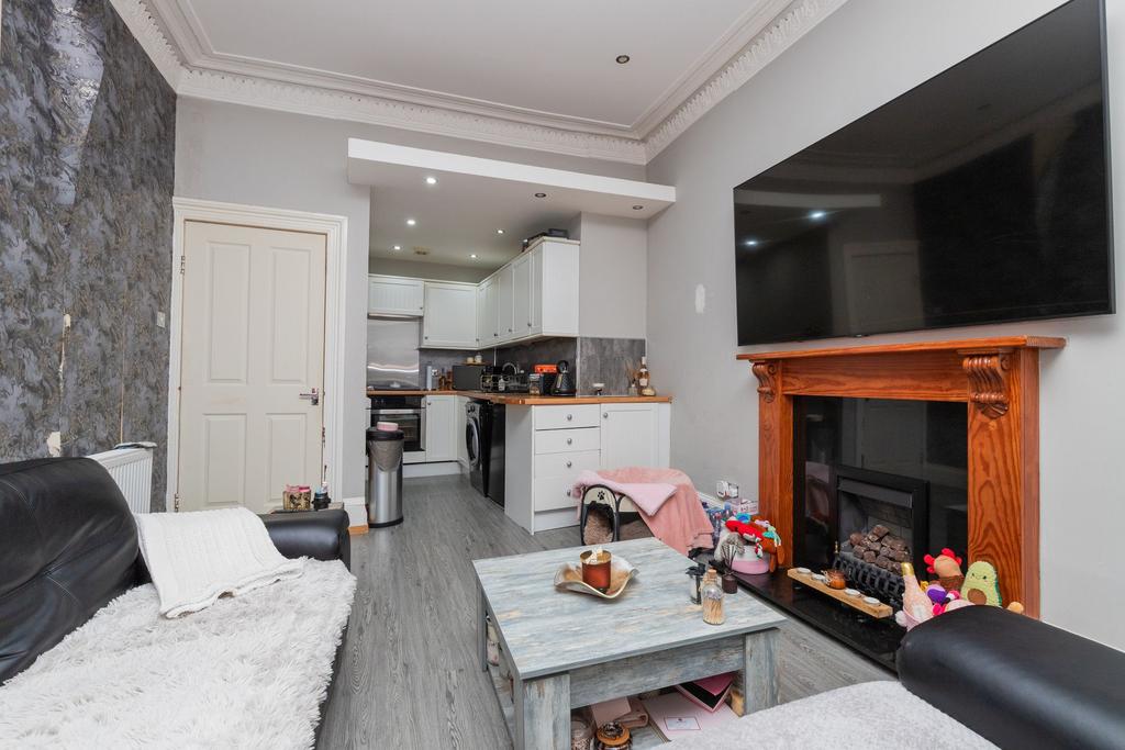 Lounge to Kitchen