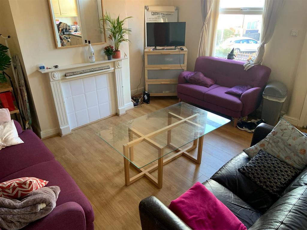 3 Cs- Living Room 2.jpg