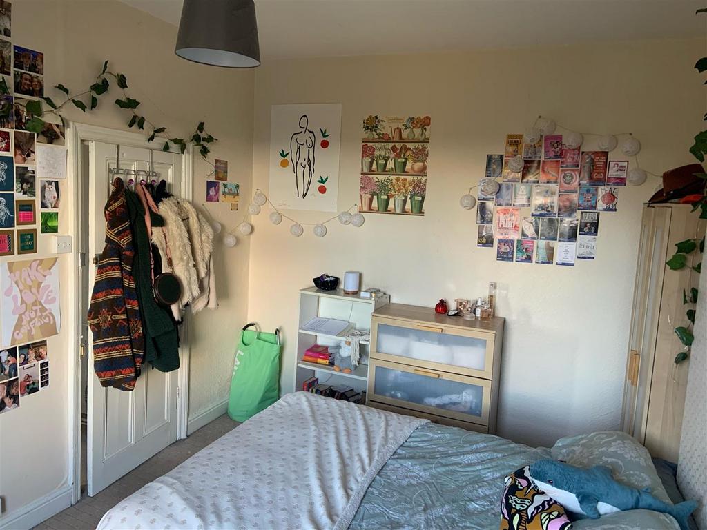 3 CS- Bedroom 2.jpg