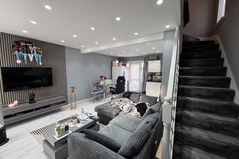 3 bedroom semi-detached house to rent, Weald Road, Uxbridge, UB10