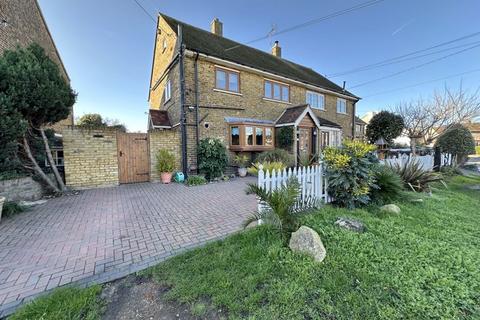undefined, The Green, West Tilbury Village