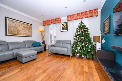 3 bedroom townhouse for sale, Dragon Road, Hatfield