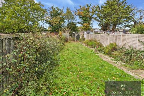 undefined, Two Bedroom Bungalow Inglenook rd, CO15