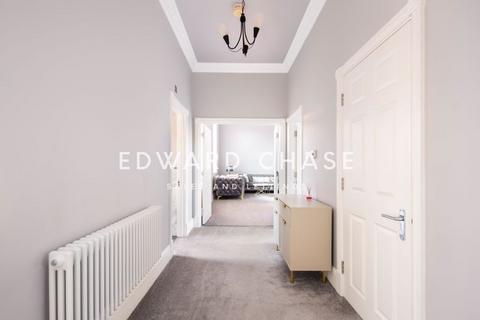 2 bedroom apartment for sale, Repton Park, Tavistock House, Woodford Green, IG8