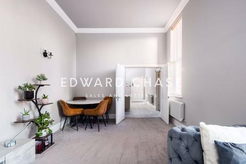 2 bedroom apartment for sale, Repton Park, Tavistock House, Woodford Green, IG8