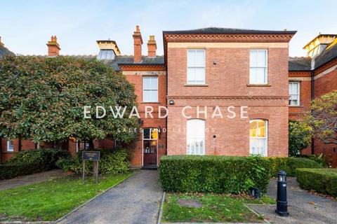 2 bedroom apartment for sale, Osbourne House, Repton Park, IG8