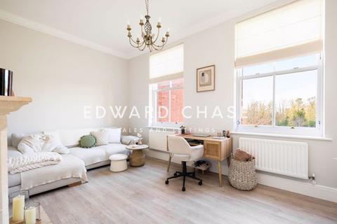 2 bedroom apartment for sale, Osbourne House, Repton Park, IG8
