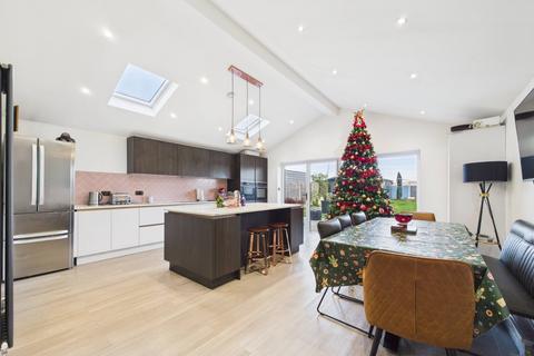 Heath Close, Hallow, Worcester, Worcestershire, WR2