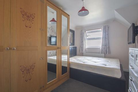 2 bedroom flat to rent, Joyce Green Walk, Dartford DA1