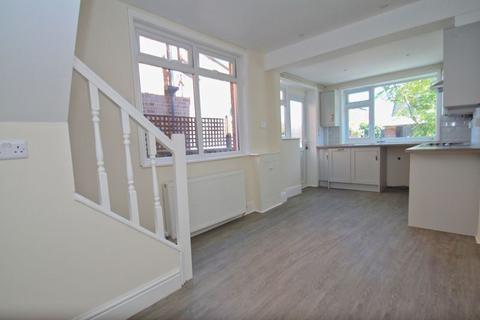 3 bedroom terraced house to rent, Ashton Terrace, Cowes PO31