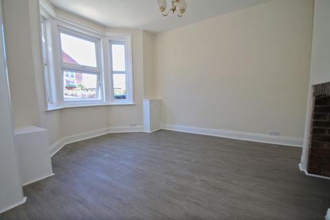 3 bedroom terraced house to rent, Ashton Terrace, Cowes PO31