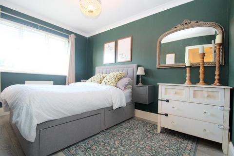 4 bedroom semi-detached house for sale, Tameton Close, Wigmore, Luton, Bedfordshire, LU2 8UX