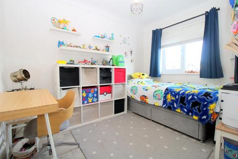 4 bedroom semi-detached house for sale, Tameton Close, Wigmore, Luton, Bedfordshire, LU2 8UX