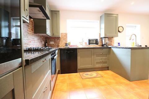 4 bedroom semi-detached house for sale, Edgware HA8
