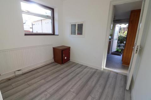 undefined, Luton LU4