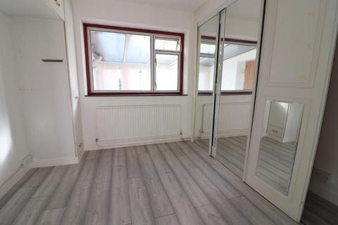 undefined, Luton LU4