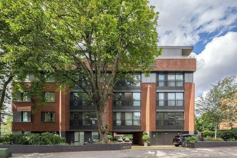 Brighton Road, Purley, CR8