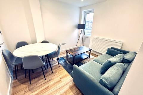 Flat share to rent, Elspeth Rd, London  HA0
