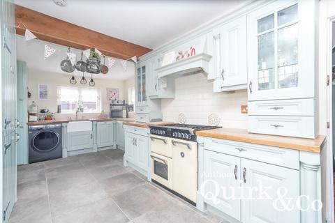 undefined, May Avenue, Canvey Island, SS8
