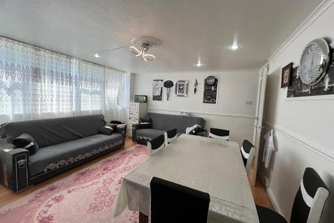 3 bedroom maisonette for sale, Ayley Croft, Enfield EN1