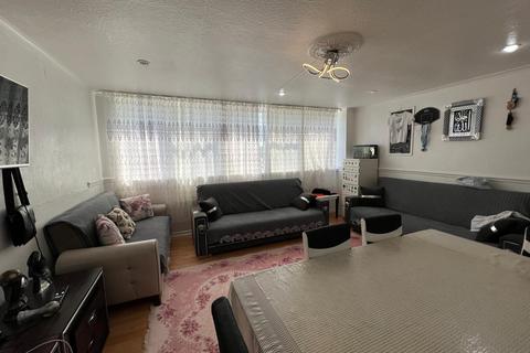 3 bedroom maisonette for sale, Ayley Croft, Enfield EN1