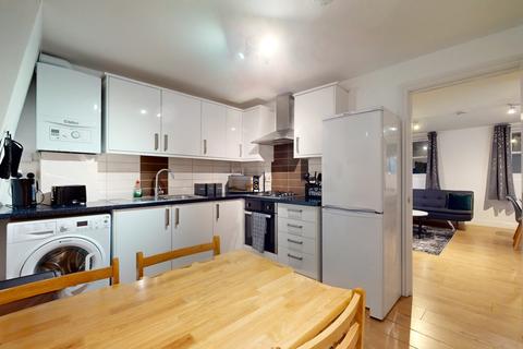2 bedroom apartment to rent, Brecknock Road, London, N7