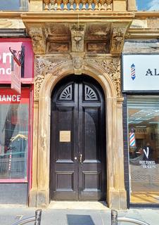 Pub to rent, 32-32D High St Paisley PA1 2BZ
